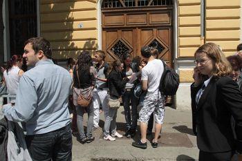EDUCAŢIE. Matematică sau istorie pentru 7.000 de absolvenţi de liceu