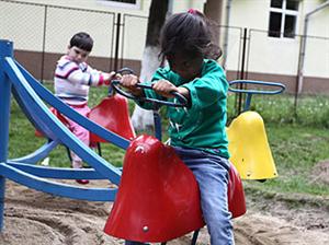 Familii clujene pentru copiii părăsiţi