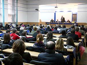 ECONOMIC. Studenţii, interesaţi de cursuri de specializare