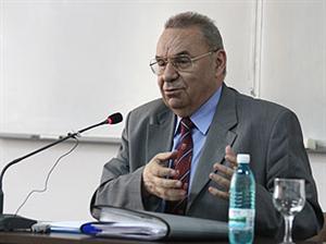 EDUCAŢIE. Marga crede că învăţământul universitar trebuie luat în serios