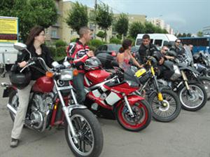 Elite pe motociclete de elită