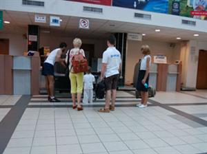 EVENIMENT. Aeroportul din Cluj a fost închis din cauza unei pene de curent