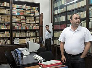 Marx şi Lenin, în căutare de proprietari  