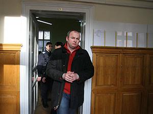 “Criminalul cu Porsche”,  fără succes în recuperarea banilor  