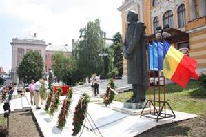 EVENIMENT. Eminescu a fost comemorat la Cluj cu coroane