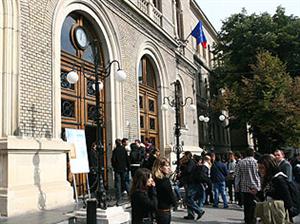 EDUCAŢIE. Parlamentari şi rectori din Turcia, Azerbaidjan şi România dezbat la Cluj legătura dintre Orient şi Occident