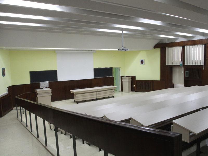Preluarea amfiteatrelor din spitale de către UMF, amânată   