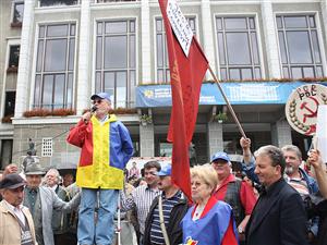Liderii de sindicat, primii pe lista concediaţilor    