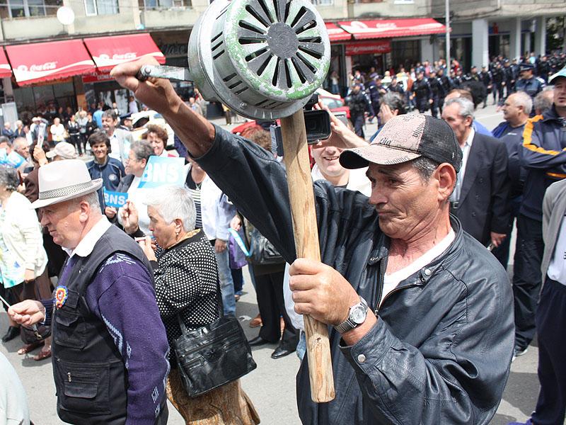 Clujenii au ieşit în stradă pentru a-şi striga nemulţumirile          