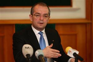 Boc: În România criza a venit mai târziu. Ieşirea va fi întârziată cu cel puţin şase luni faţă de restul ţărilor