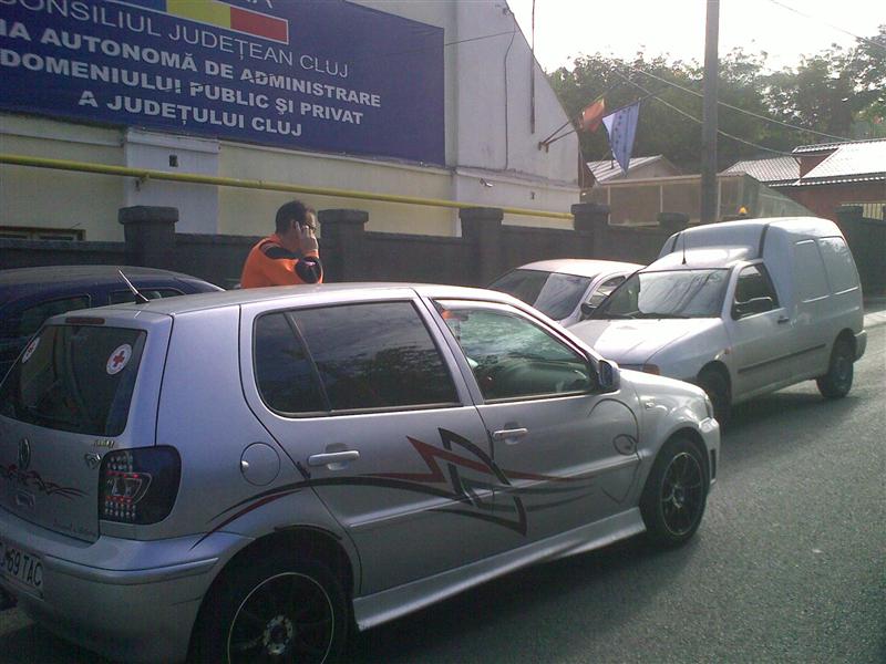 O şoferiţă încăpăţânată a blocat circulaţia pe strada Aviator Bădescu VIDEO