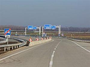Ministerul Transporturilor începe licitaţiile pentru încă 270 de km de autostradă