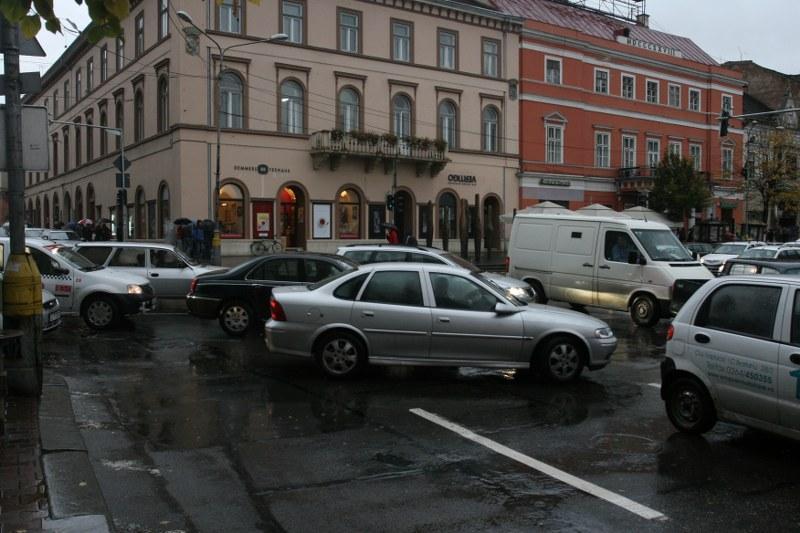Guvernul va taxa maşinile Euro 5