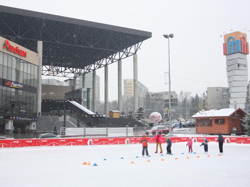 Moda la Cluj: patinoar la supermarket   