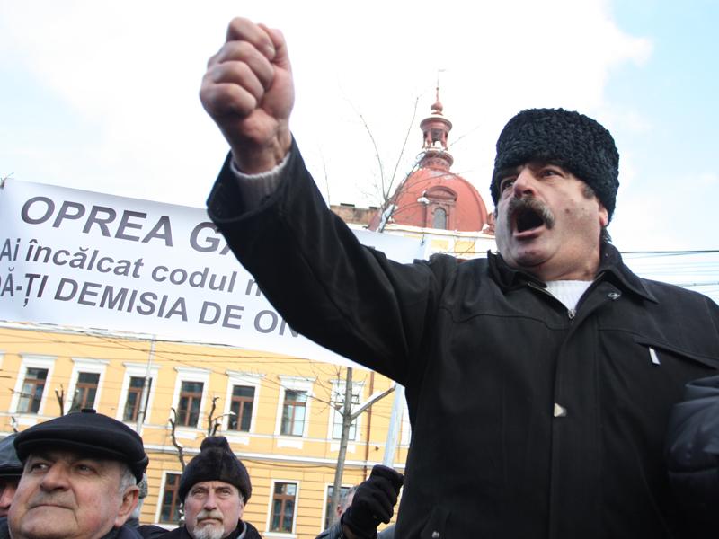 Pensionarii militari clujeni: “Piratul din port să plece la export!”