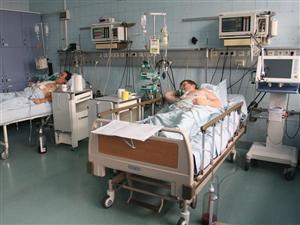 Boala sănătăţii: Medicii clujeni nu-şi mai primesc salariile, iar pacienţii vin cu medicamentele de acasă