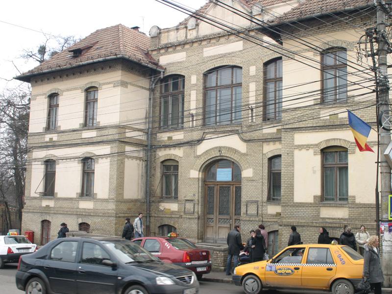 Un băieţel bolnav are nevoie de ajutorul nostru