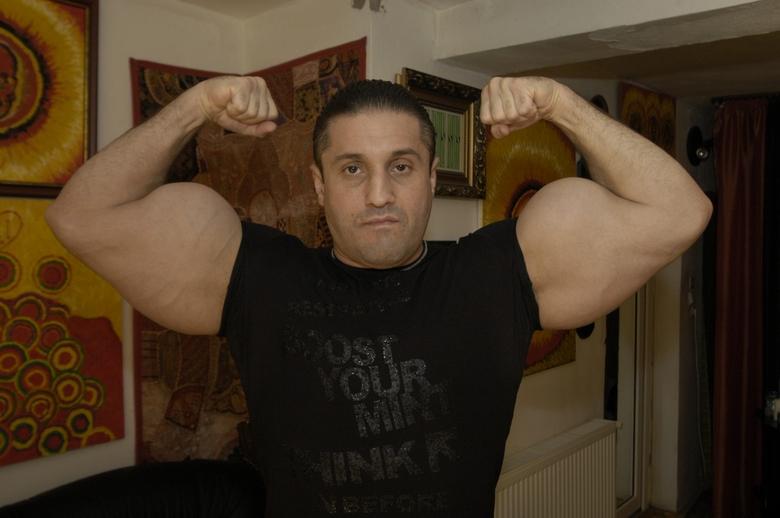 Marius David, alias Gore, s-a automutilat în plină stradă UPDATE