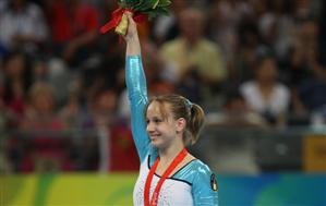 Sandra Izbaşa a câştigat aurul şi la sol, la Europenele de gimnastică