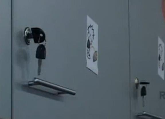 Desene jignitoare la adresa CFR-ului în vestiarul lui „U” - VEZI VIDEO