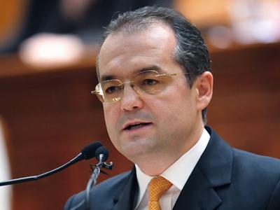 Boc şi-a făcut publică adresa de email. Trimite-i un mesaj