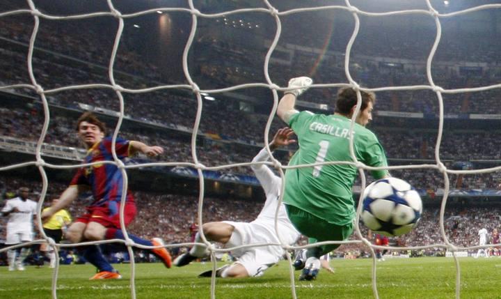 BARCA - REAL. Mourinho va sta într-o cabină de sticlă şi nu va putea folosi mobilul
