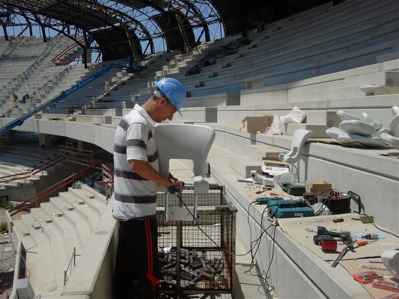 400 de scaune montate în două zile pe Cluj Arena. Vezi cum arată FOTO / VIDEO