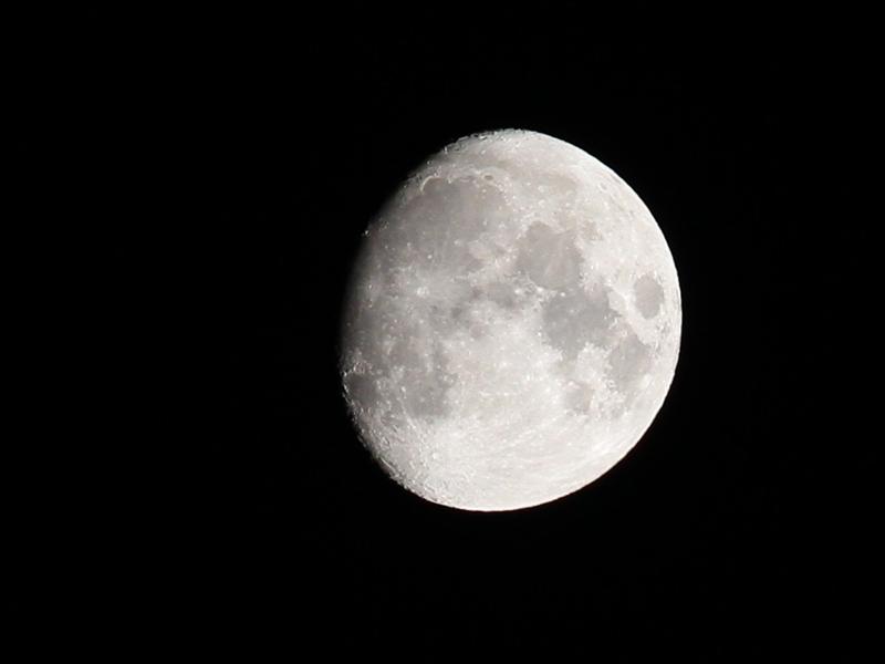Eclipsă totală de lună, vizibilă şi de la Cluj