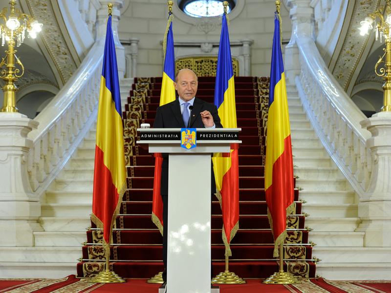 Băsescu respinge alegerile anticipate şi “dezamorsează” coaliţia