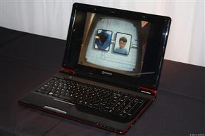 Laptop cu tehnologie 3D fără ochelari FOTO/VIDEO