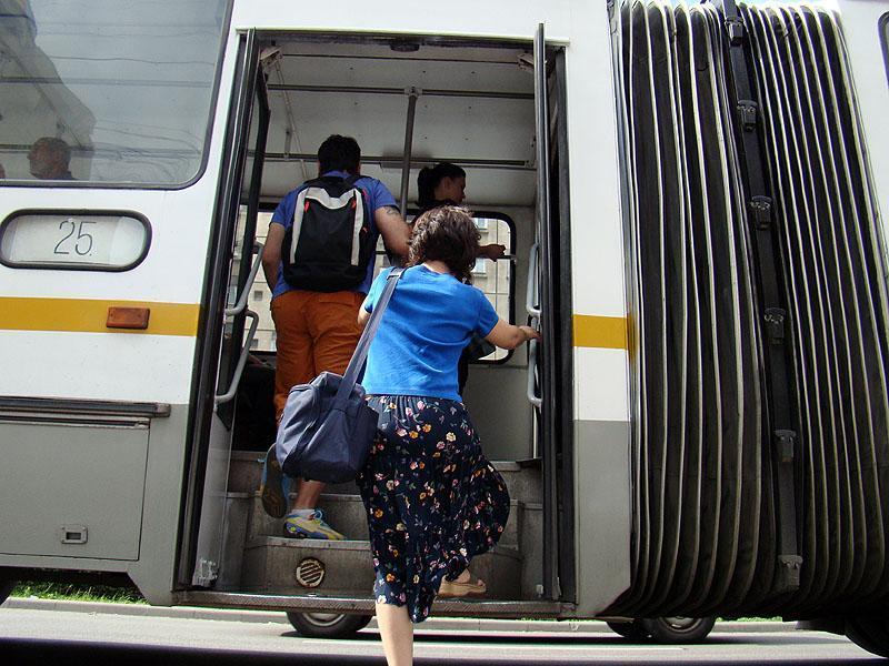 Banii europeni pentru self-ticketing modifică transportul în comun din Cluj