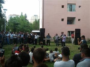Chef ţigănesc între blocurile din Mănăştur