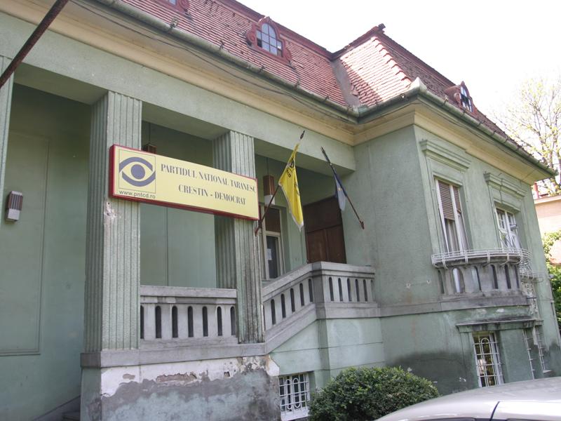 Ce ar putea vinde comunismul la Cluj, după “indicaţiile” lui Udrea