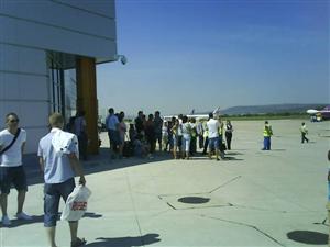 Pilotul unei curse aeriene a refuzat să plece de la Cluj spre Antalya, din cauza numărului mare de călători UPDATE