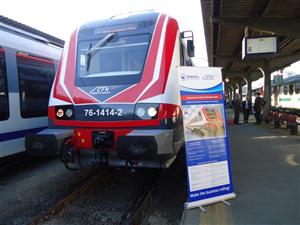 Tren de ultimă generaţie produs de Remarul 16 Februarie, prezentat la Bucureşti GALERIE FOTO