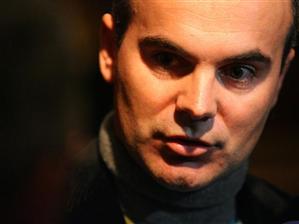 Brăţări la DNA şi bretele la centuri  