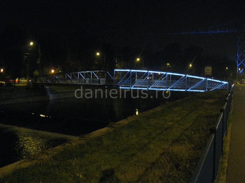 Podul Elisabeta, modernizat de două luni, în beznă pe jumătate