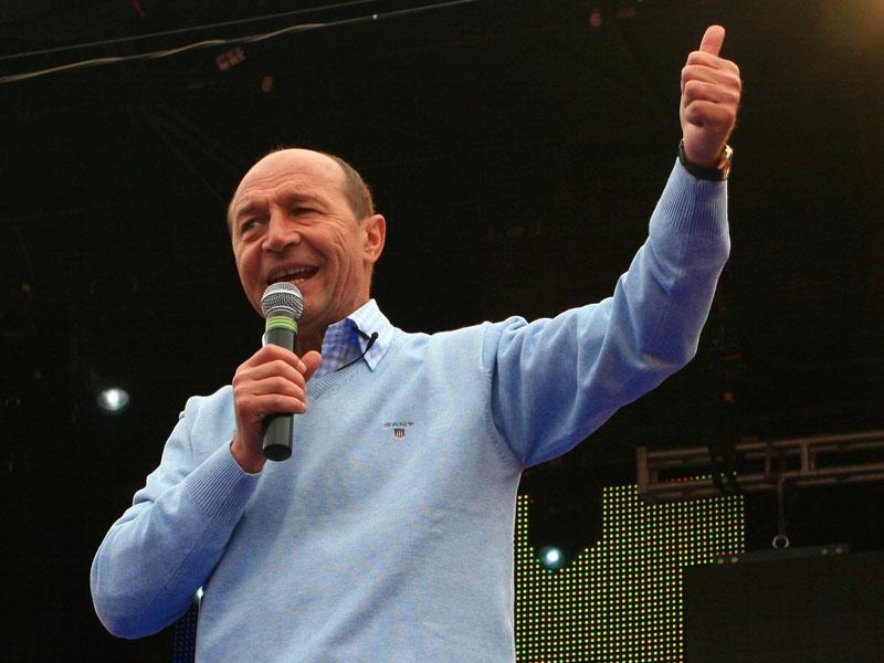 Urări de la clujeni pentru Băsescu VIDEO