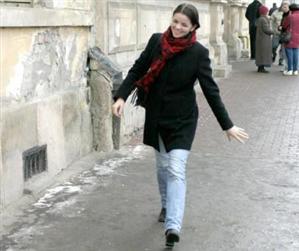 Aspazia Droniuc şi-a început afacerile asigurând firmele colegilor de partid