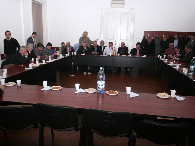 PDL şi UDMR se bat la Cluj pe scaunul lui Apostu