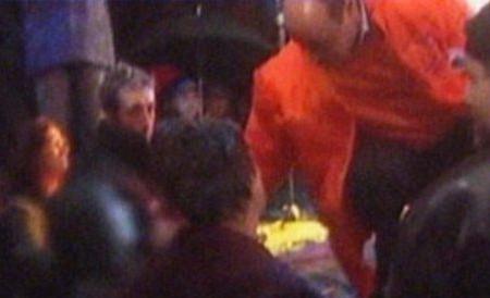 Instanţă: Băsescu a săvârşit un act de violenţă fizică asupra minorului, la mitingul din 2004 VIDEO