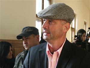Apostu şi Stoia pot face duş de două ori pe săptămână