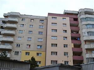 Clienţi ţepuiţi şi angajaţi neplătiţi