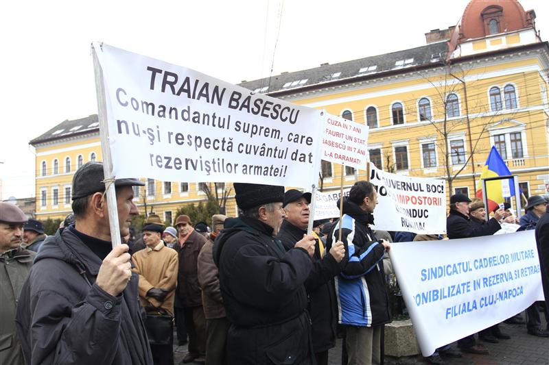 Cadrele militare au cerut demisia lui Stamatian GALERIE FOTO/ VIDEO