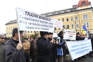 Cadrele militare au cerut demisia lui Stamatian GALERIE FOTO/ VIDEO