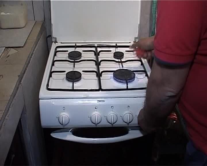 Exploziile de gaz pot fi evitate. Vezi cât costă un detector VIDEO