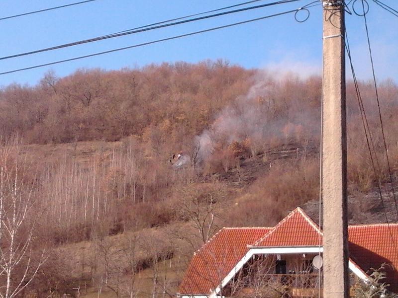 Incendiu de vegetaţie în Viile Dejului FOTO