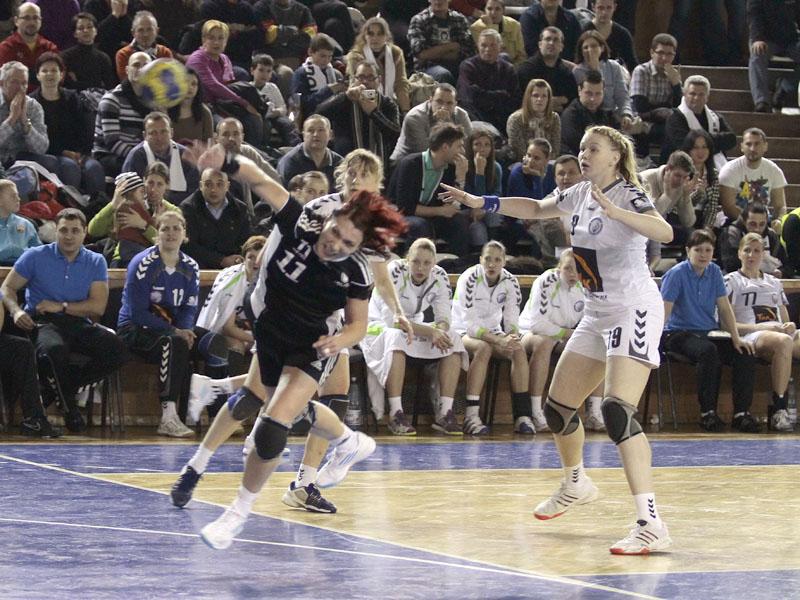 Handbalistele şi-au încărcat bateriile cu Cetate Deva