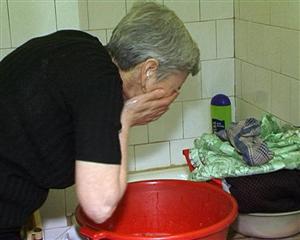 Un bloc din cartierul Gheorgheni nu are apă caldă de doi ani VIDEO