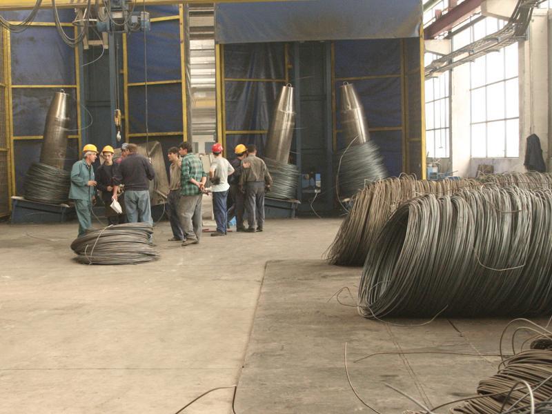 Angajaţii de la Mechel au renunţat la protest
